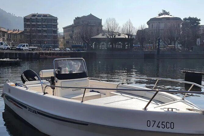 1 Hour Boat Rental Without License 40cv Engine on Lake Como - The practical starting point on the Como waterfront