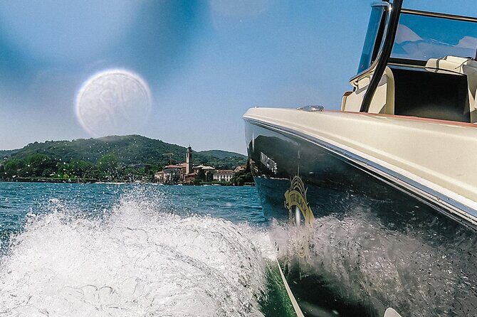 1H Private Cruise Lake Como Tender Yacht Invictus 6 pax - Torno: Villa Pliniana legends, Il Sereno, and Troubetzkoy