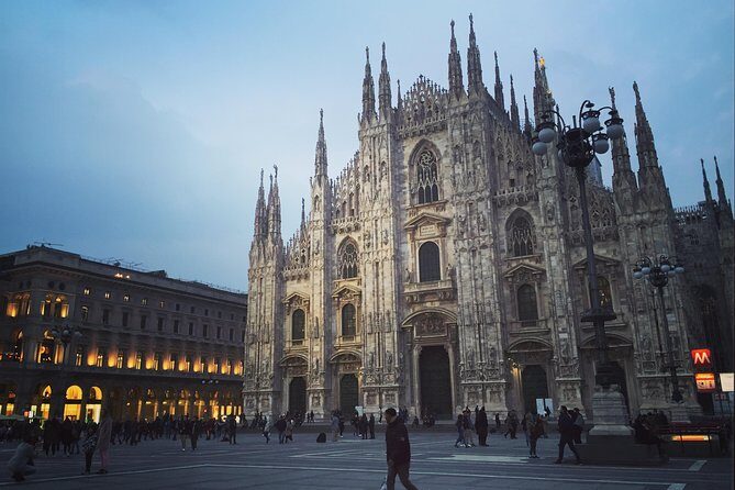 2-hours Duomo of Milan guided experience with entrance tickets - The guides: clear English and real “tell me more” energy