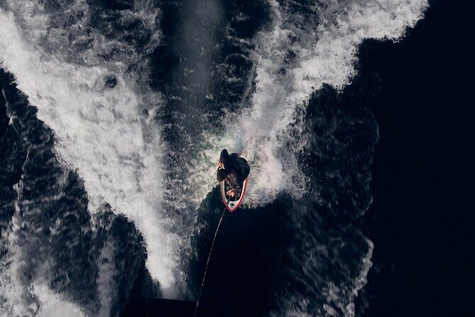 2H Wakeboard and Wakesurf on Lake Como with Mastercraft Boat - Lake Como wakeboard and wakesurf on a Mastercraft: what makes it work