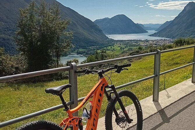 4-hour E-bike Tour of the Piccolo Mondo Antico in Lake Como - Panoramic photo points and the three-lakes-above moment