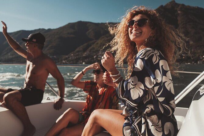 4 Hours Private Boat Cruise on Lake Como - Balbianello and the Gulf of Venus: A Classic Lake-View Photo Zone