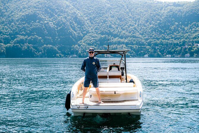 4H Private Cruise Bellagio Varenna Tender Yacht Invictus 6 Pax - Isola Comacina to Villa del Balbianello: Narrow Channel, Big Names