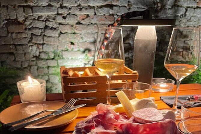 Bar Hopping in Milan - Guides: The Difference Between a Bar Tour and a Bar Tour With Context