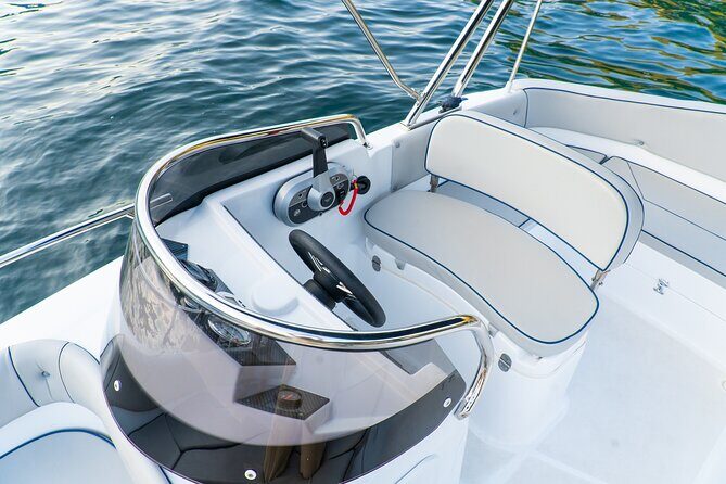 Be the Captain : Drive Your Own Boat on Lake Como - Planning Your Time on the Lake: How to Choose a Route