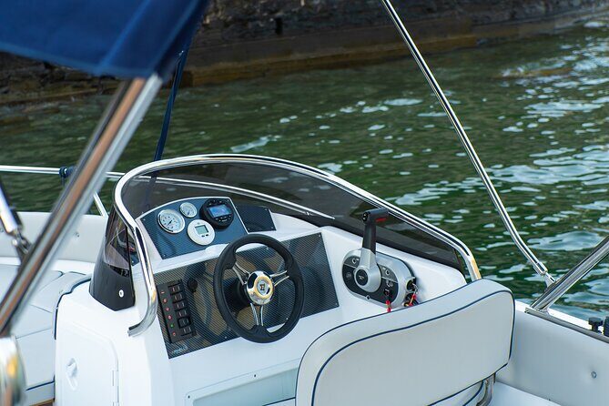 Be the Captain : Drive Your Own Boat on Lake Como - Where This Fits Best (and Where You Might Want Another Option)