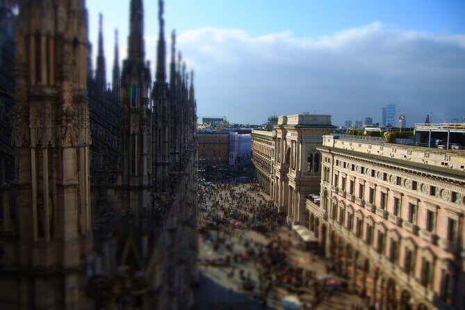 Cathedral & Skyline: Duomo di Milano Tour with Rooftop Access - Quick itinerary breakdown: what each stop feels like