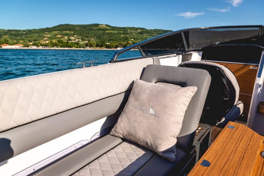 Como: Lake Como Private Boat Tour with Wine - Como and Cernobbio: Your First Look at the Lake’s Most Famous Front Rows