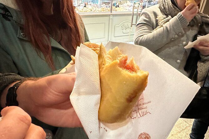 Delicious Milan Street Food Tour Tasting and Sightseeing with Local Guide - A short tour that still covers real Milan