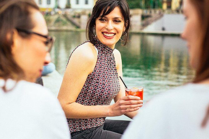 Drinks & Bites in Milan Private Tour - Stop 1: Colonne di San Lorenzo and prosecco on the go