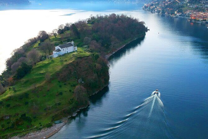 Exclusive Private Guided Boat Tour on Lake Como 1H - 4H - Drinks, Wi-Fi, and music: the small comforts that make the boat feel easy