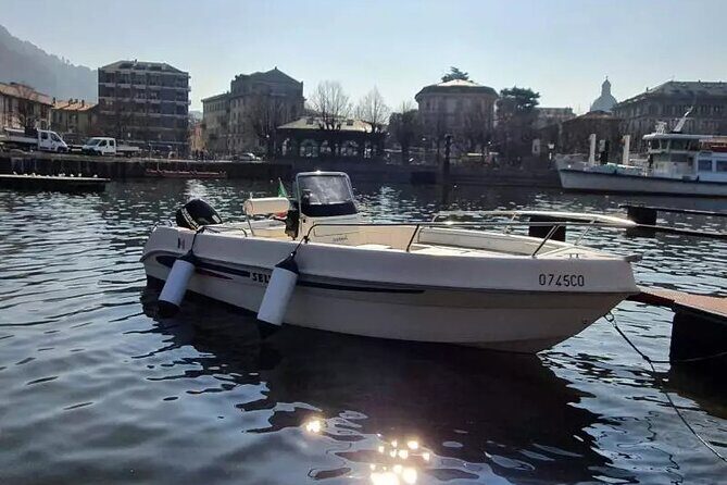 From 1H to 4H License Free Boat Rental 40cv Lake Como - Meeting at Lungo Lario Trieste: arriving early is part of the value