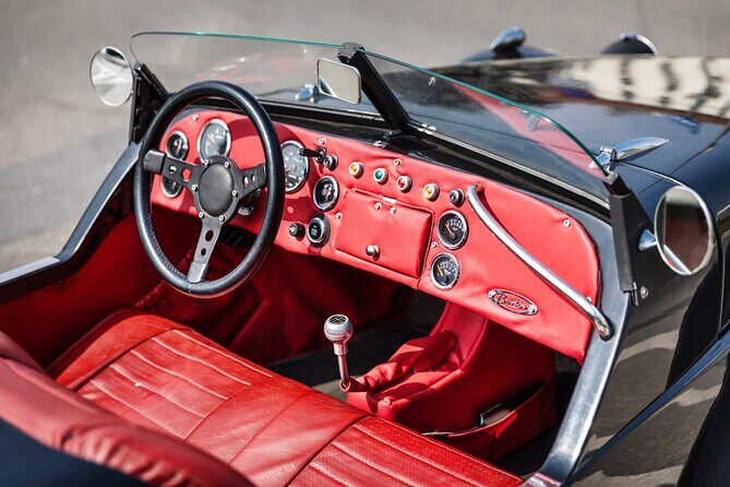 From Milan | Drive a vintage car on Lake Como - Lenno and Villa Balbianello gardens: walking with the lake at your shoulder
