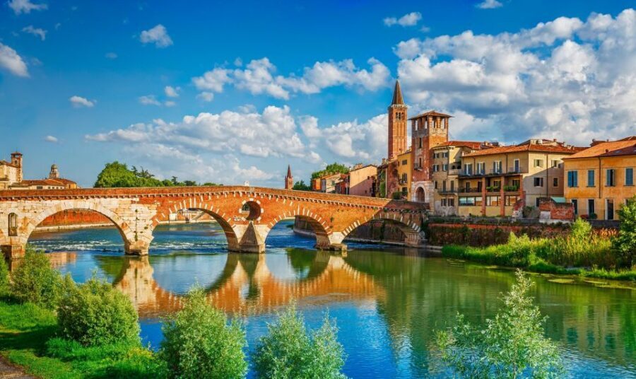 From Milan: Verona, Sirmione and Lake Garda with Boat Cruise - What to pack (and what to avoid forgetting)