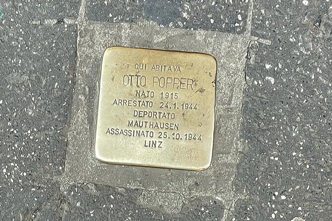 Jewish Guided Tour in Milan - Piazza del Duomo: comparing faiths and reading symbols on the Domo