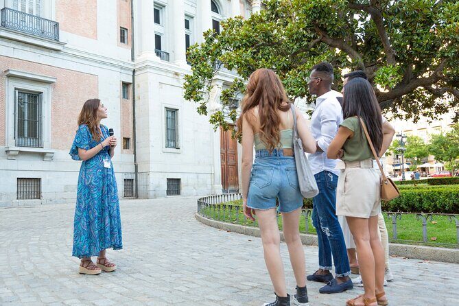 Lake Como & Milan in One Day: Milan's Duomo & Lake Como Boat Tour - Piazza del Duomo and Piazza Cordusio: Milan’s “in-between” moments
