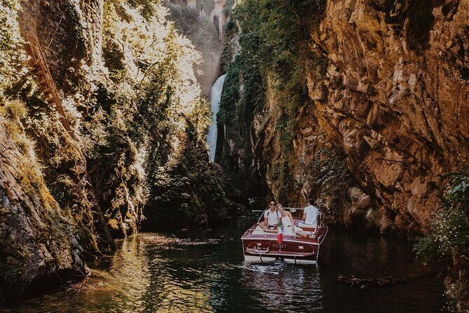 Lake Como Private Classic Speedboat Tour - Your captain’s role: explanations, pacing, and the 1960s vibe
