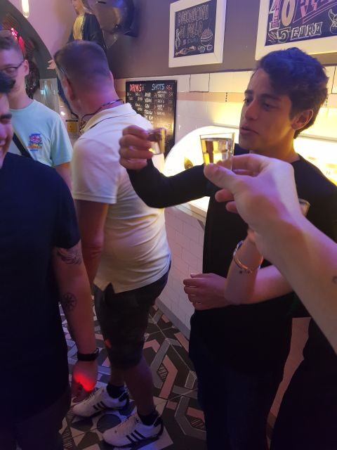 Milan: Bar-Hopping Tour with Welcome Drink - Starting in Piazza del Duomo: easy to find, easy to begin