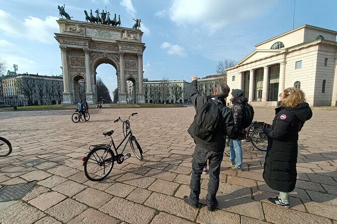 Milan: Bicycle Tour Live Tourist Guide 3 hours and half - Darsena and waterways: where Milan slows down a bit