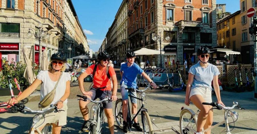 Milan: Bike tour of the city - Rossignoli bikes and helmets: the comfort setup that matters