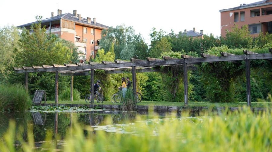 Milan: Bike Tour with Picnic on the turtle lake - Bikes, pace, and what you should wear