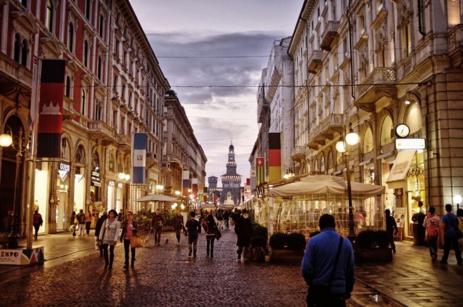 Milan by Night 2-Hour Walking Tour - Duomo Square in Evening Light: Big Sight, Big Atmosphere
