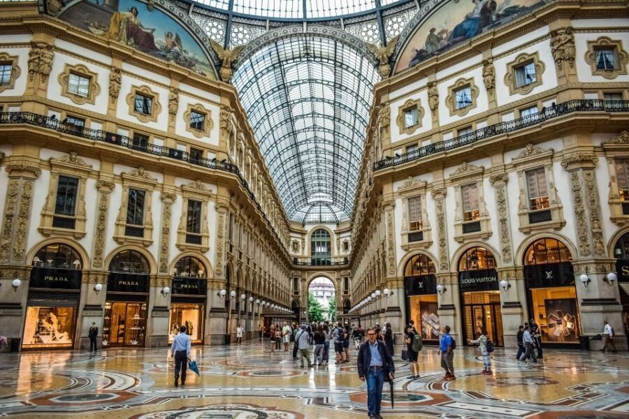 Milan by Night 2-Hour Walking Tour - The Real Star: Stories About Noble Families and Intrigue