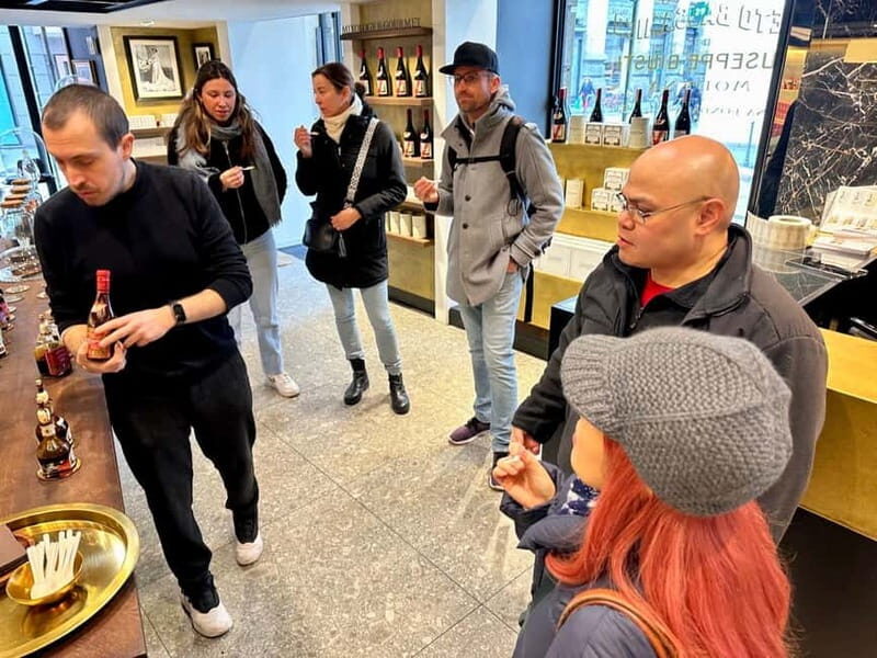 Milan: Delicious Food Tour and City Center Sightseeing - Piazza del Duomo: the “main stage” while you eat