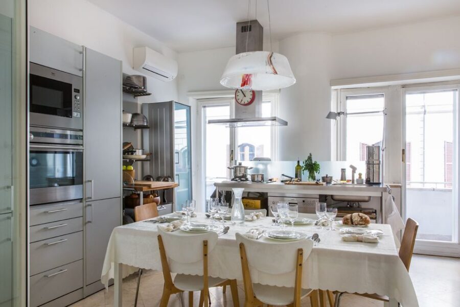 Milan: Dining Experience at a Local's Home - The local connection: conversation with hosts who treat it like family