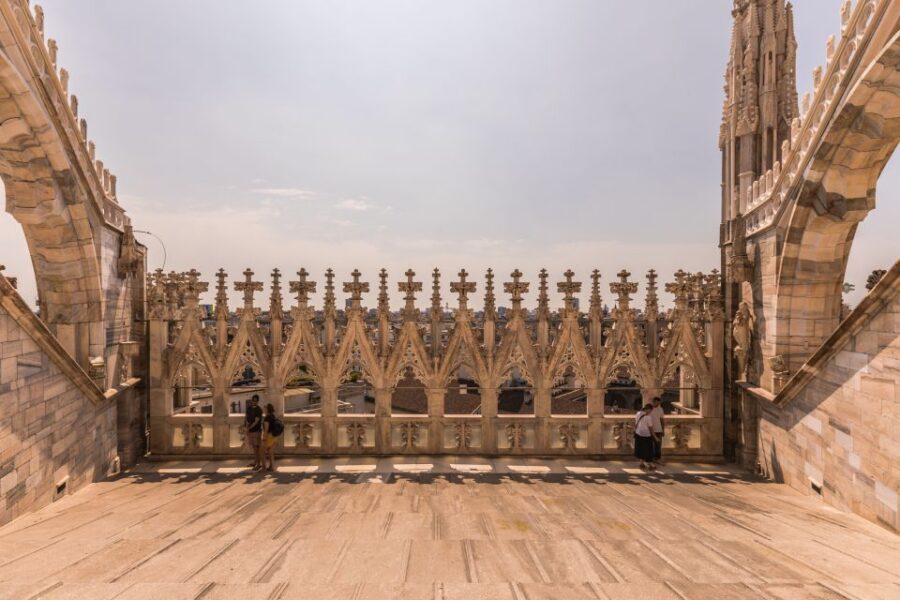 Milan Duomo and Rooftop 2-Hour Guided Tour - Meeting Under the Arches at Mondadori Duomo