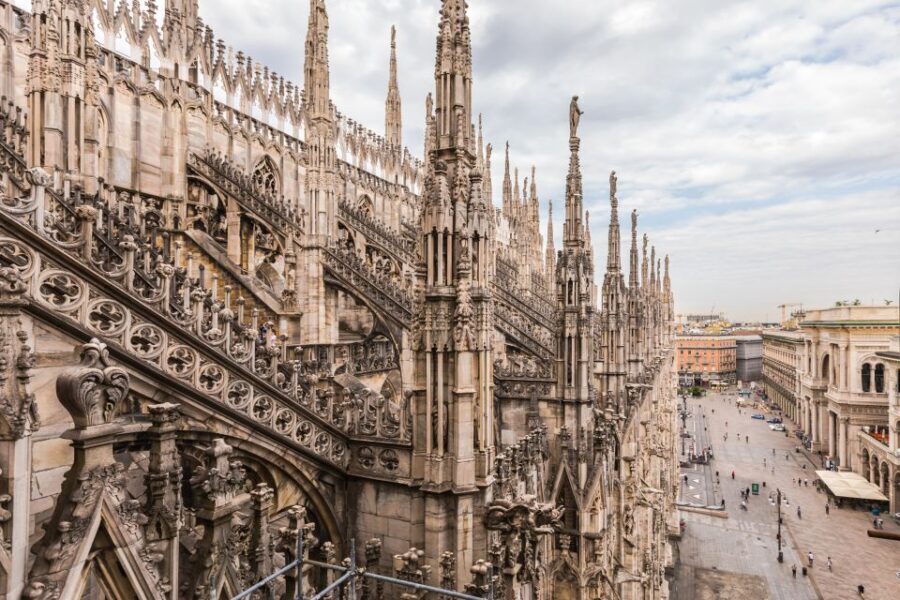 Milan Duomo and Rooftop 2-Hour Guided Tour - Inside the Duomo: Stained Glass, the Holy Nail, and Zodiac Clues