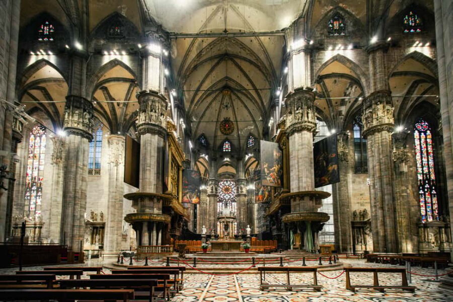 Milan Duomo Cathedral and Rooftop Terrace Guided Tour - Start at the Duomo area: meet the guide and get moving fast