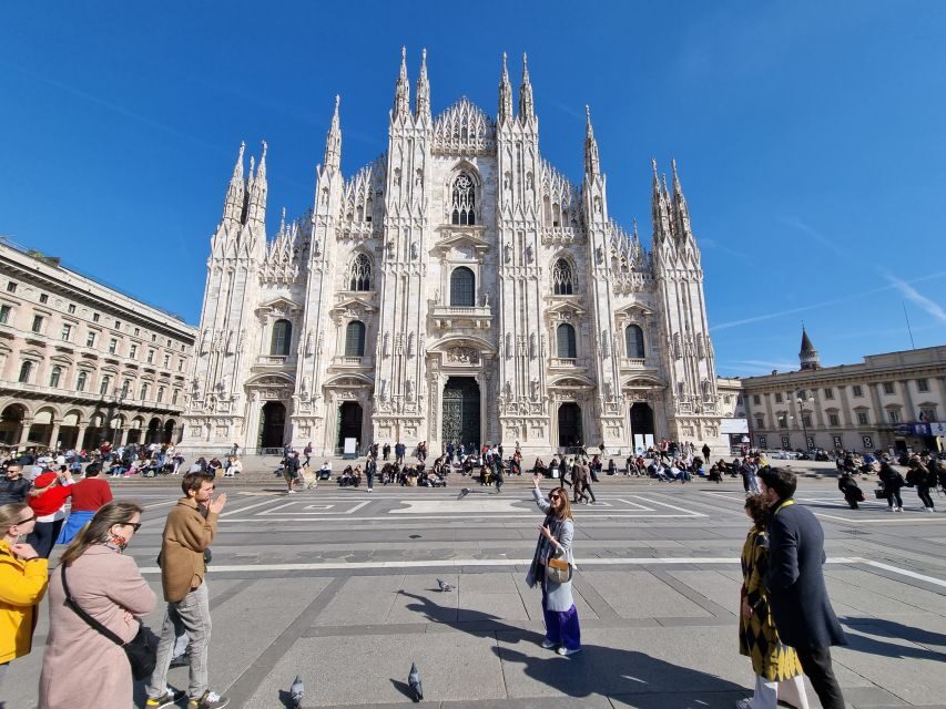Milan: Duomo Rooftop and Cathedral Guided Tour with Tickets - Why Duomo Rooftop views hit harder with a guide