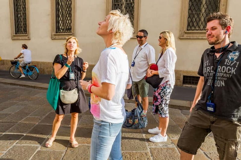 Milan Duomo Rooftops Tour + Optional Hop-on-Hop-off ticket - Weather, sun, and what to pack for a better rooftop visit