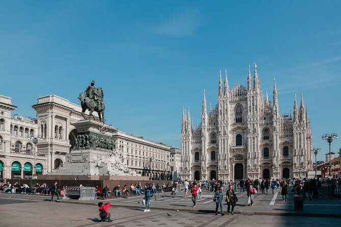 Milan: Duomo, Scala, Sforza Castle and Last Supper Private Tour - Entering the Duomo di Milano: scale, style, and those long timelines