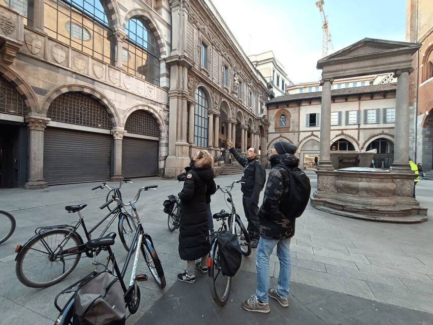 Milan: ELECTRIC-Bicycle Tour Live Tour Guide 3 hours & half - Piazza Mercanti and Brera’s Accademia courtyard: the art-world finish