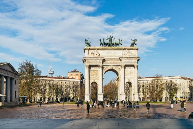 Milan: Hidden Gems Guided Bike Tour - The First Phase: Riding Past Milan’s Upscale Neighborhoods Close to the Center