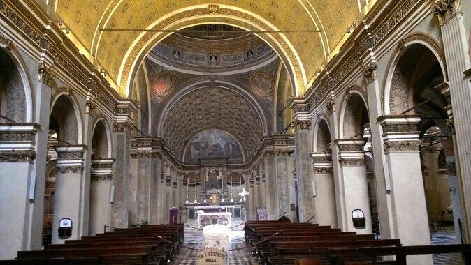 Milan: Highlights and Secret Treasures walking tour - Piazza San Sepolcro and Piazza Affari: ancient and money—side by side