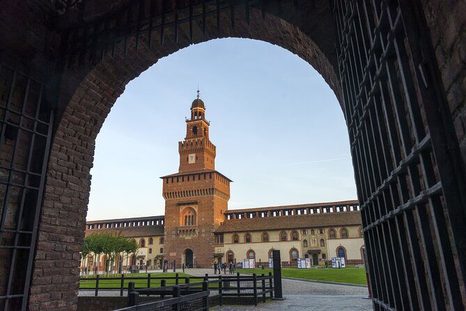 Milan: Highlights and Secret Treasures walking tour - Piazza Fontana: your “start reading Milan” moment