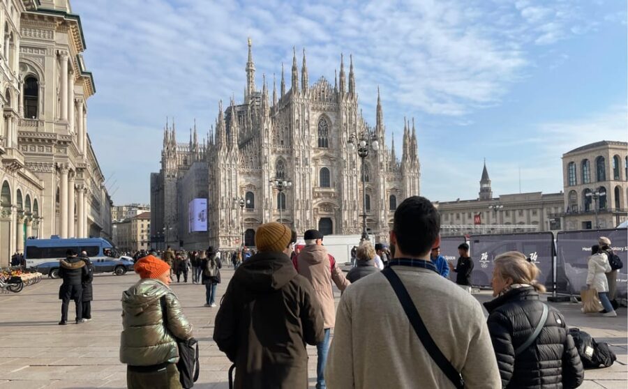 Milan: History & Street Food Tour with Wine Tasting - Street food + landmarks: a smart way to get oriented in Milan