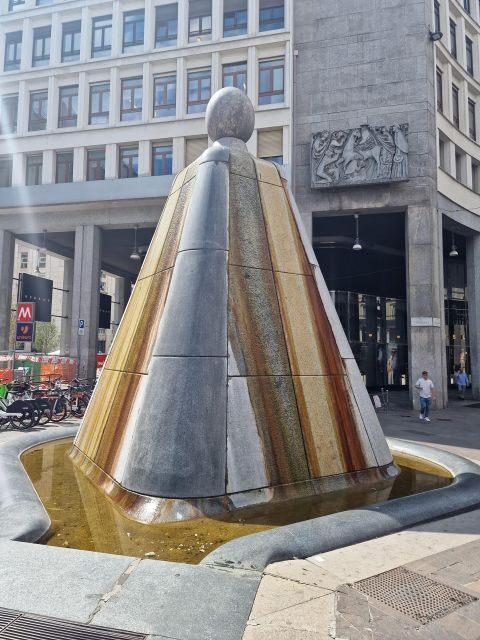 Milan: Jewish Tour - Synagogue Centrale di Milano: the centerpiece near the Duomo