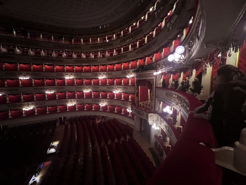 Milan: La Scala Theatre Skip-the-line Guided Tour - Getting there fast: meeting at the Scala ticket office