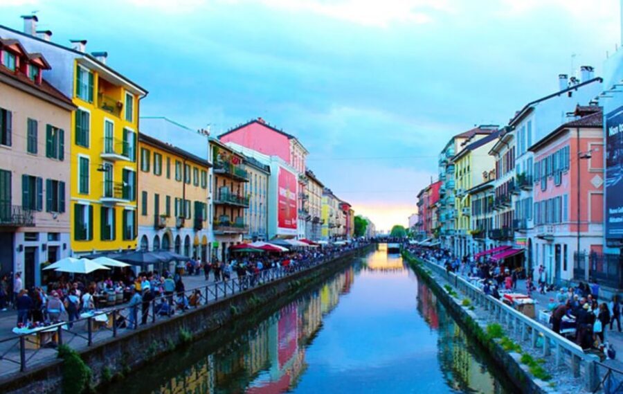 Milan: Navigli Canal Boat Cruise - The QR-code audio guide: how to get the most from it