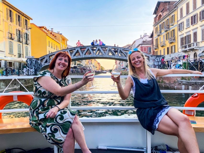 Milan: Navigli District Canal Boat Tour with Aperitivo - Aperitivo on the water: drink choice and snack reality check