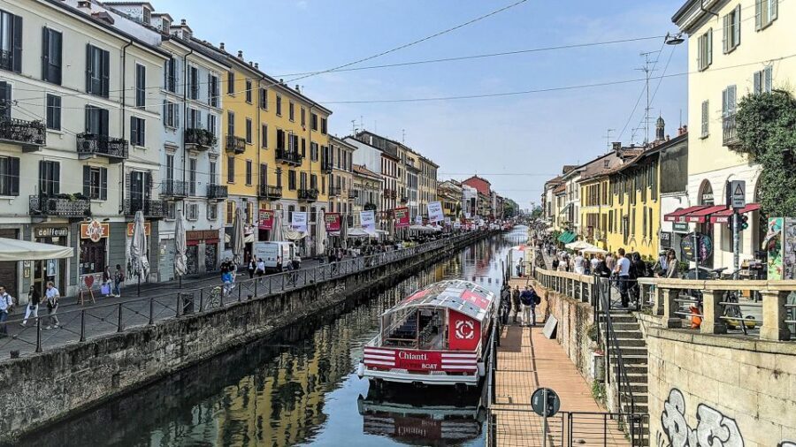Milan: Navigli District Canal Boat Tour with Aperitivo - Music, seating, and comfort: how to choose your spot on the boat
