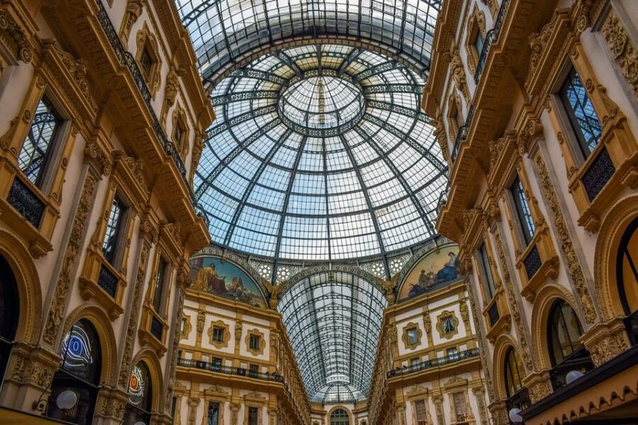 Milan: Night Tour by Bus - Audio guide reality check: headsets, timing, and language controls