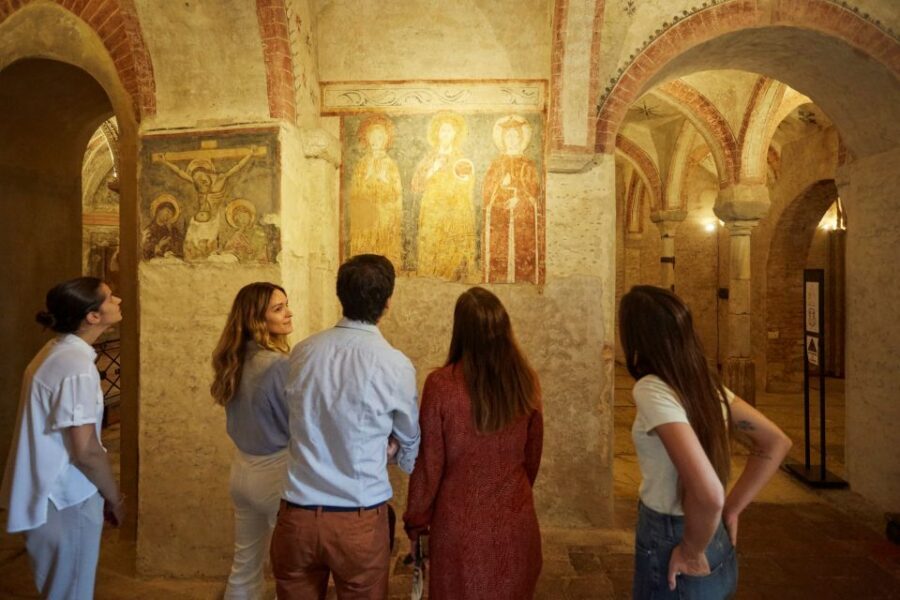 Milan: Pinacoteca Ambrosiana and San Sepolcro Crypt Ticket - Audio/app help and optional add-ons in the crypt