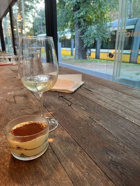 Milan: Pizza and Tiramisu Cooking Class with Wine Tasting - Neapolitan pizza lessons in Milan: what you’re actually learning