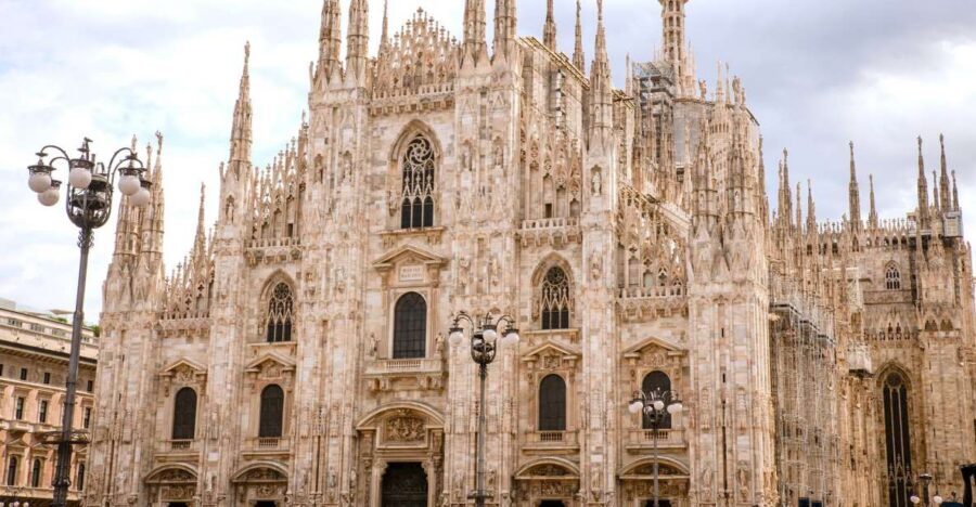 Milan: Priority Access Duomo and Rooftop Tour - Inside the Duomo: Where the Details Actually Make Sense