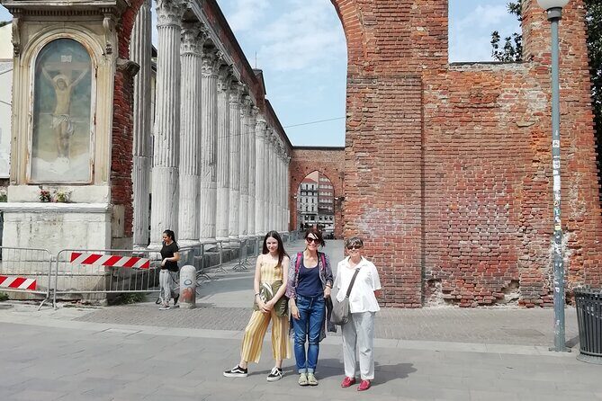 Milan : Private Custom Walking Tour with A Guide (Private Tour) - Getting around on foot (and when to use transit)